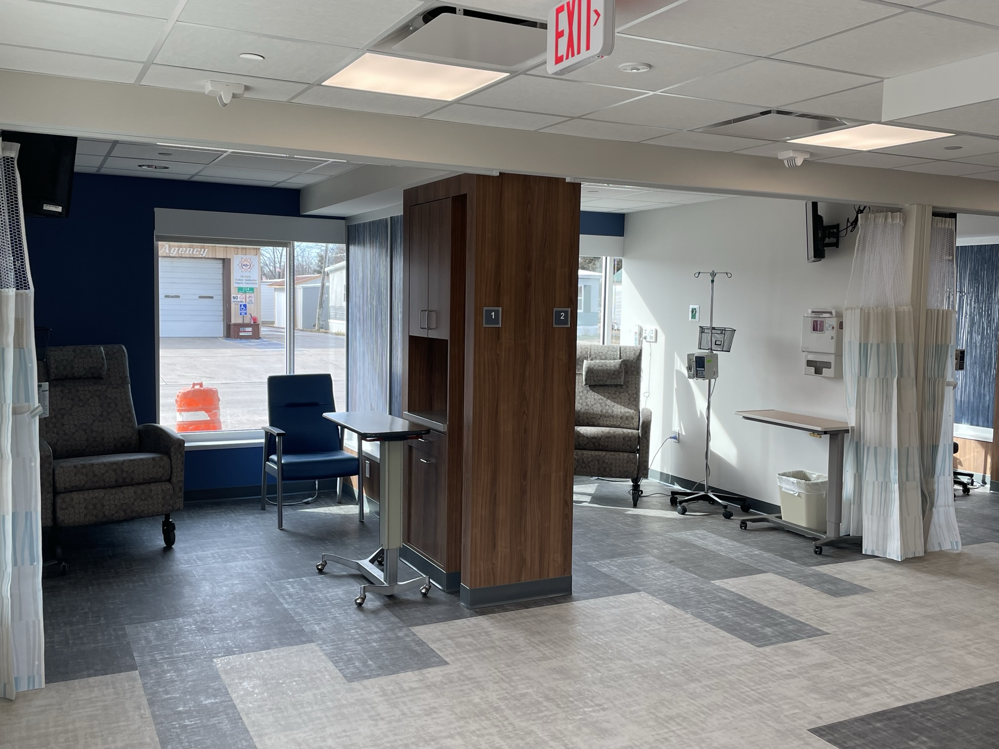 photograph of nursing station at the infusion center